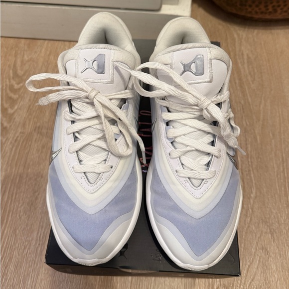 Nike A’One “OG Pearl” Basketball Shoes - Picture 4 of 11